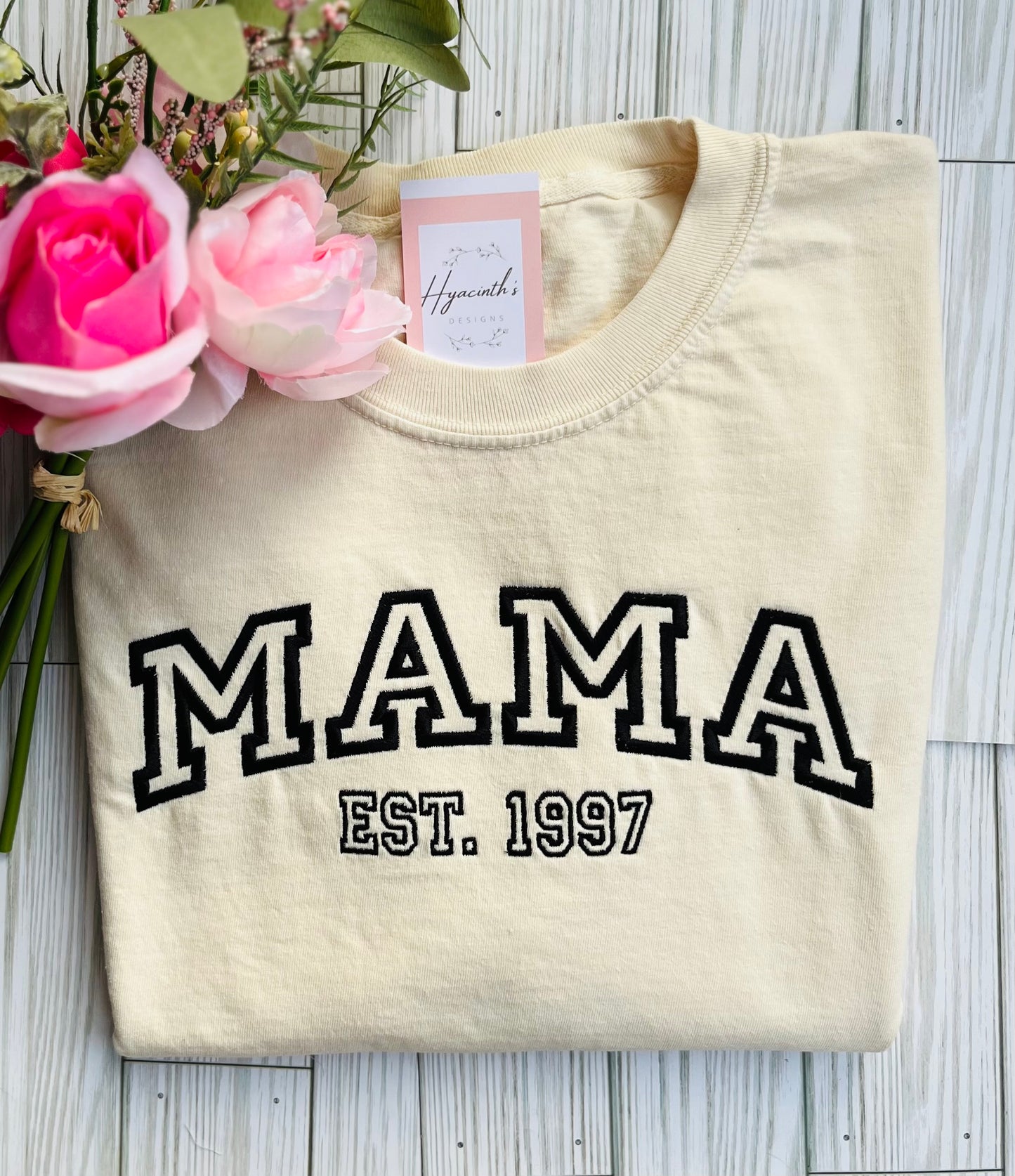 "Mama Est ____" with children's names on Sleeve. (see description below)