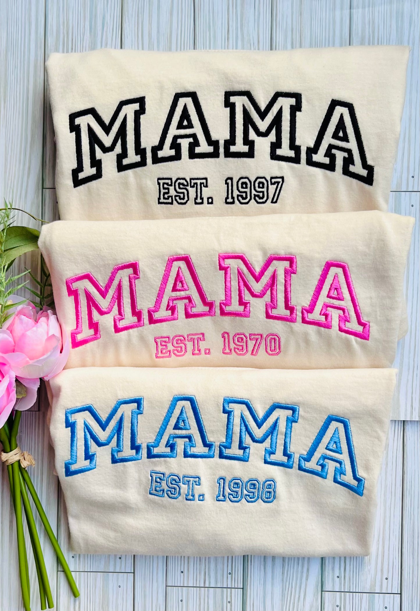 "Mama Est ____" with children's names on Sleeve. (see description below)